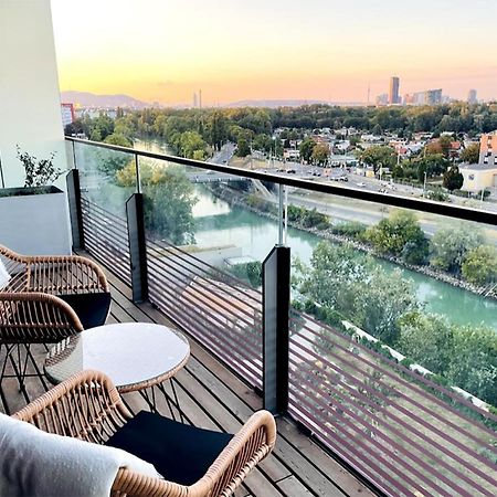 Sunrise Above Sky With Rooftop Pool Виена Екстериор снимка