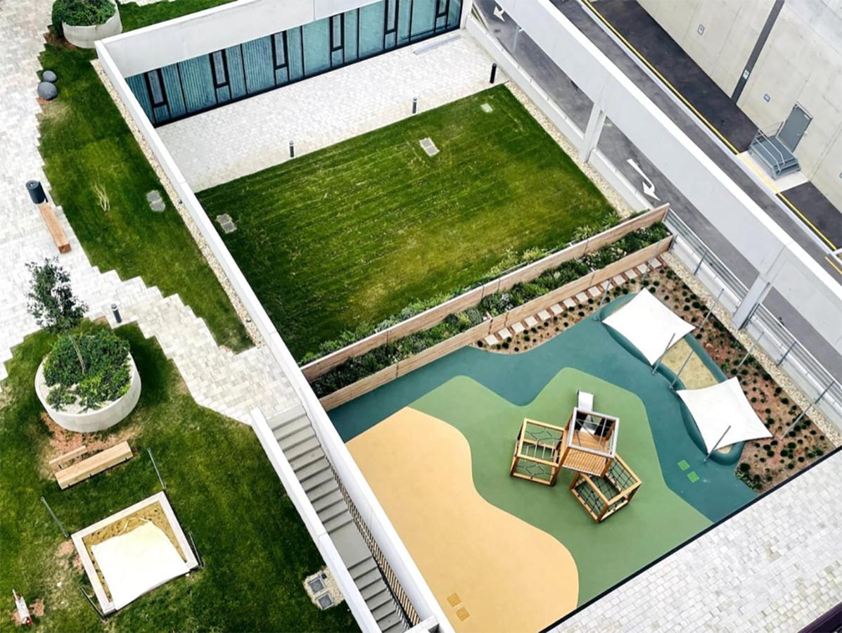 Sunrise Above Sky With Rooftop Pool Виена Екстериор снимка